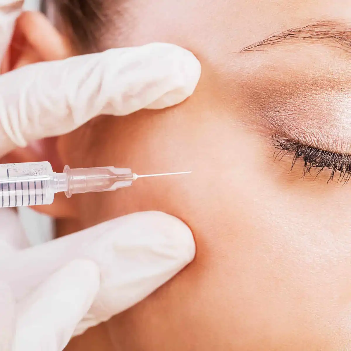 -تزریق کلاژن زیر چشم